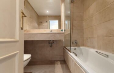 Apartamento Planta Media en Puerto Banús, Costa del Sol